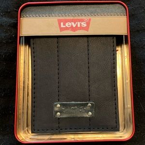 Levi’s wallet